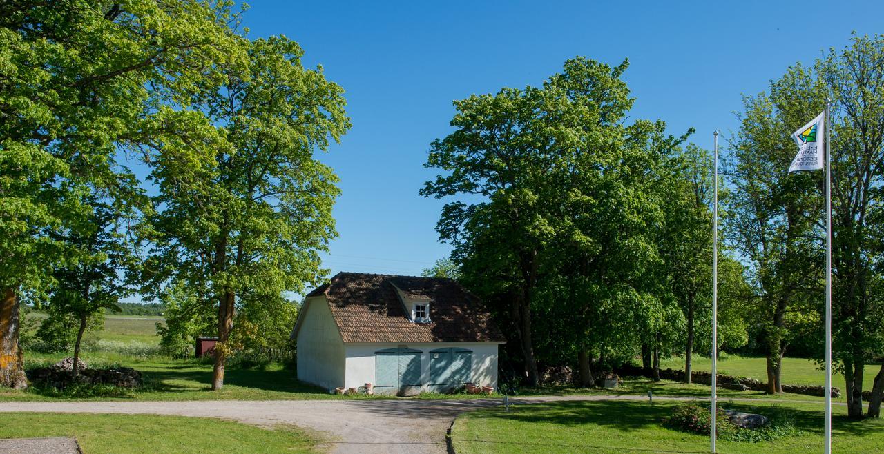 Loona Manor Guesthouse Kihelkonna Exterior photo